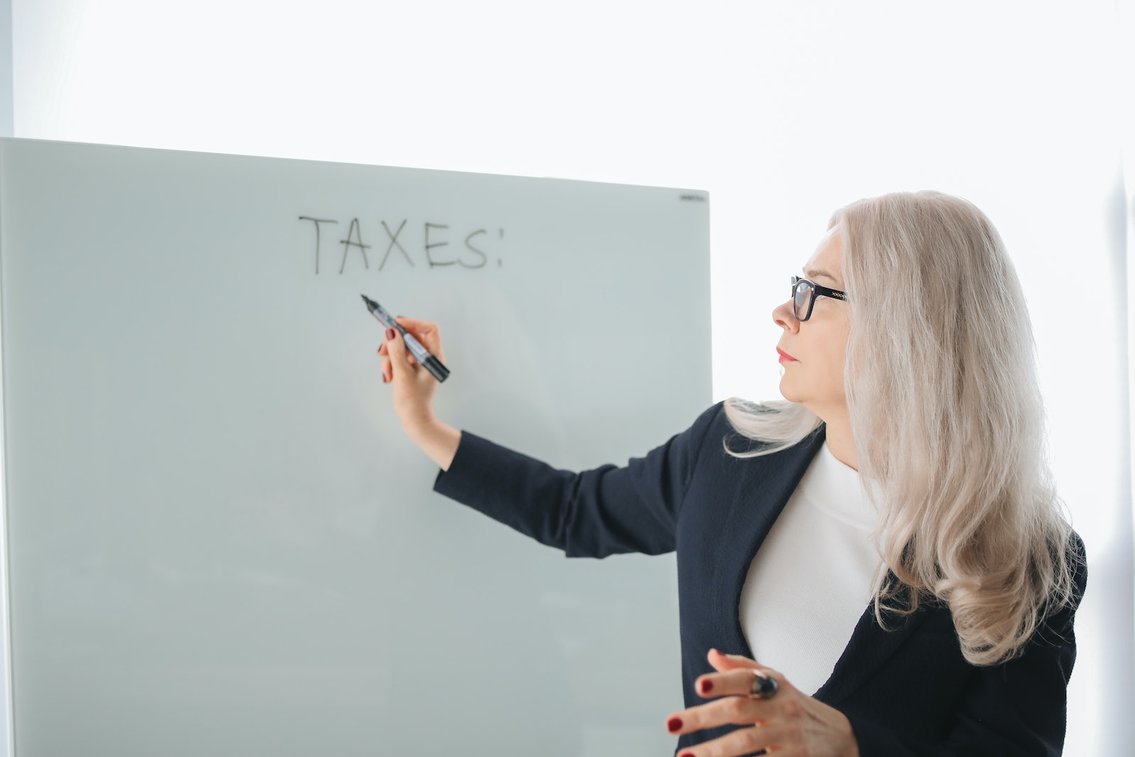 how-does-an-llc-pay-taxes-llc-wisdom